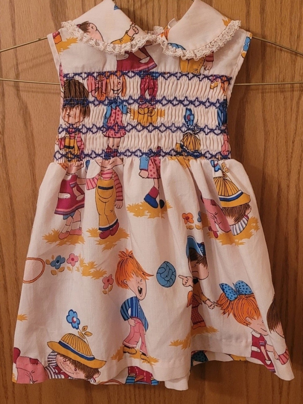 Vintage 70s Sears Smocked Dress Size 4 Retro Character Play Print Peter Pan
